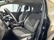 Renault Captur 90PK TCe Intens | Trekhaak | Navi | Climate Control | Bluetooth | Camera | Parkeersensoren | Cruise Control | Armsteun | Licht & Regen Sensor | Blind Spot |