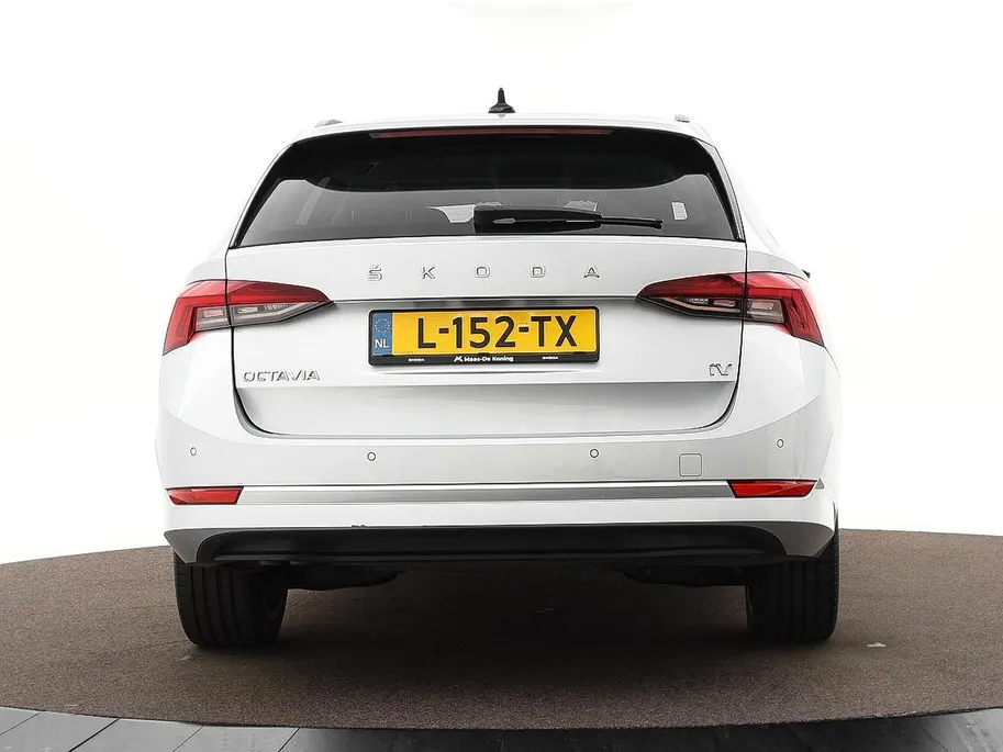 Škoda Octavia Combi 1.4 TSI iV PHEV 204pk DSG Business Edition · Stuur- & Stoelverwarming · Apple/Android Car Play · Cruise Control · Elek. Achterklep · Draadloze Telefoonlader ·