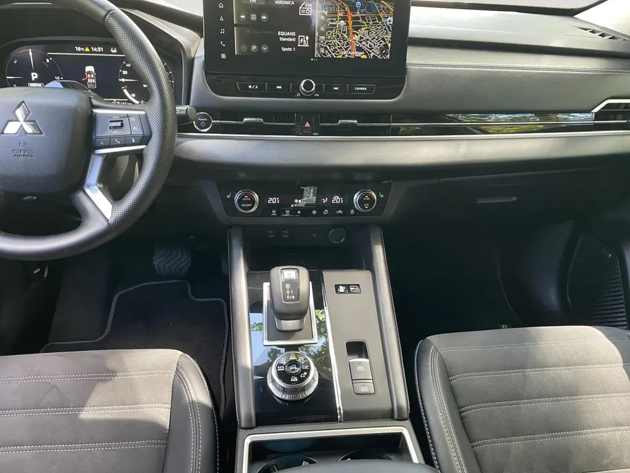 Mitsubishi Outlander 2.4 PHEV First Edition | NAVI | 4X4 | YAMAHA GELUID | LEER/ALCANTARA | DUAL CLIMATE |