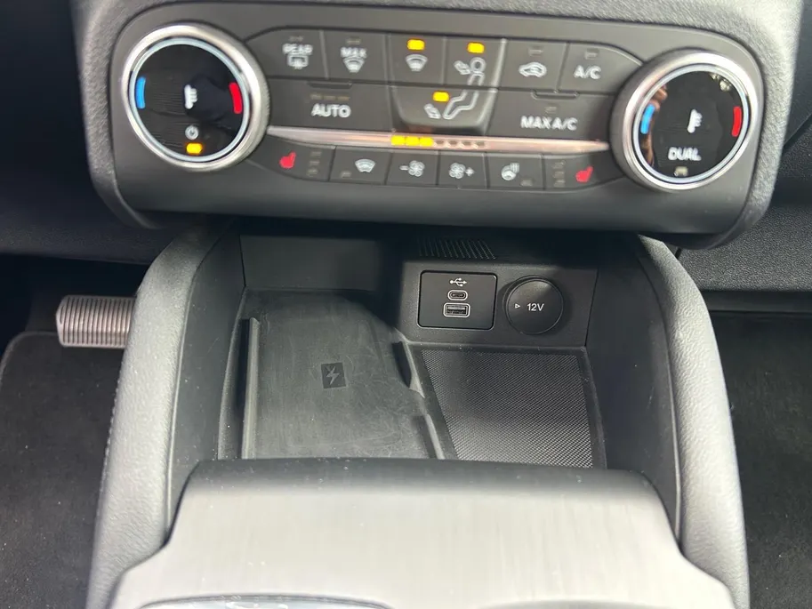 Ford Kuga 2.5 PHEV Titanium |NL Auto|Winterpack| Achteruitrijcamera| Apple Carplay/Android Auto|Elek achterklep| 12 maanden Bovag garantie|