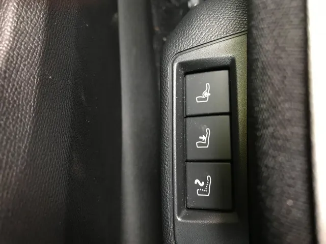 Citroen C4 1.2 Hybrid 145pk Max
