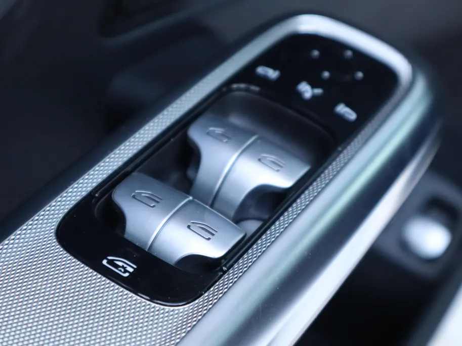 Mercedes-Benz E-Klasse Estate 300 e AMG Line l Keyless l Panoramadak l Stoelverwarming