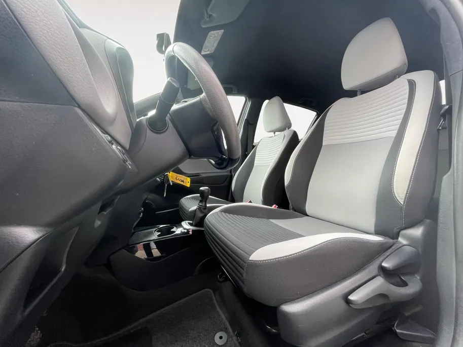 Toyota Yaris 1.0 VVT-i Trend | Bi-Tone| Climate control| Achteruitrijcamera| Snelheidsbegrenzer| Bluetooth|