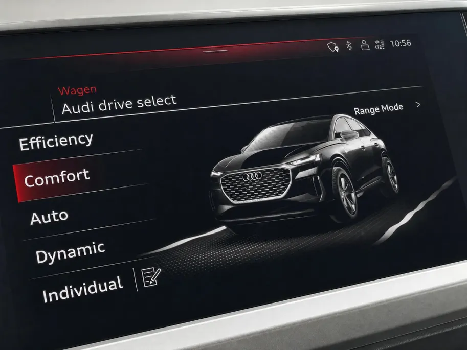 Audi Q4 Sportback e-tron 35 Launch edition 55 kWh 125kW/170PK · Panoramadak · Leder · Stoelverwarming · Apple/Android Car Play · Garantie t/m 17-10-2026 of 100000km.