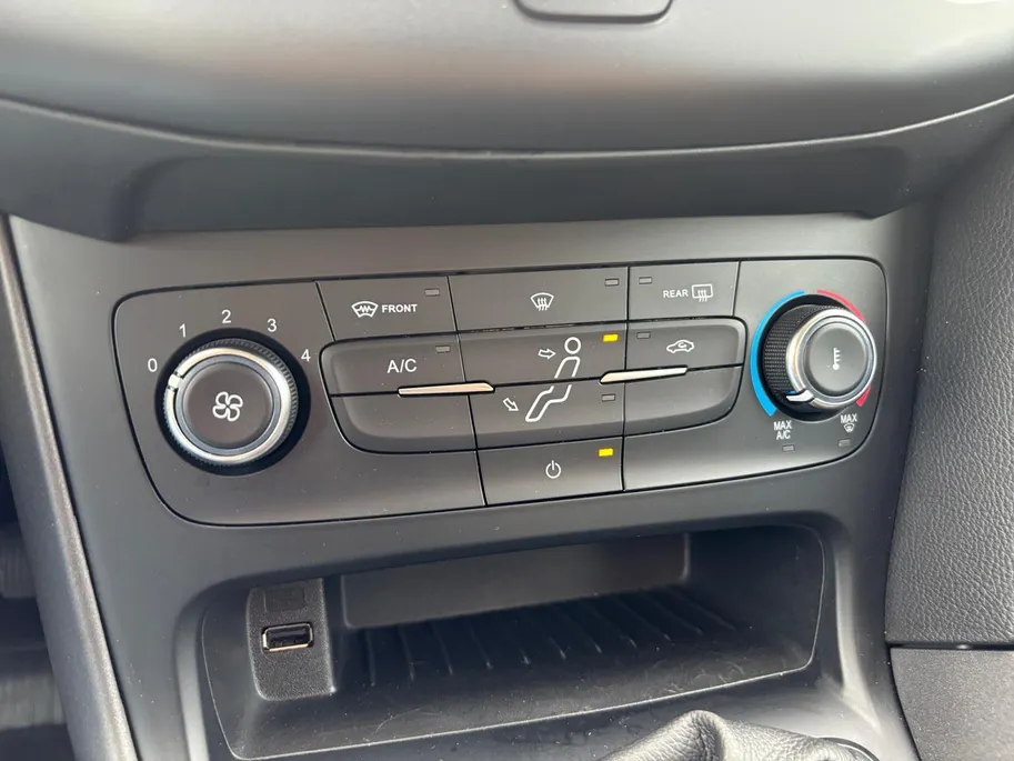 Ford Focus Wagon 1.0 Trend Edition | Nieuwe Distributieriem | Navigatie | Voorruitverwarming | Parkeersensoren | Cruise Control | 12 maanden garantie! |