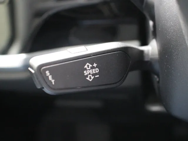 Audi Q3 35 TFSI Business Edition Android auto /  Apple Carplay | Climate Control | Cruise Control | Stoelverwarming