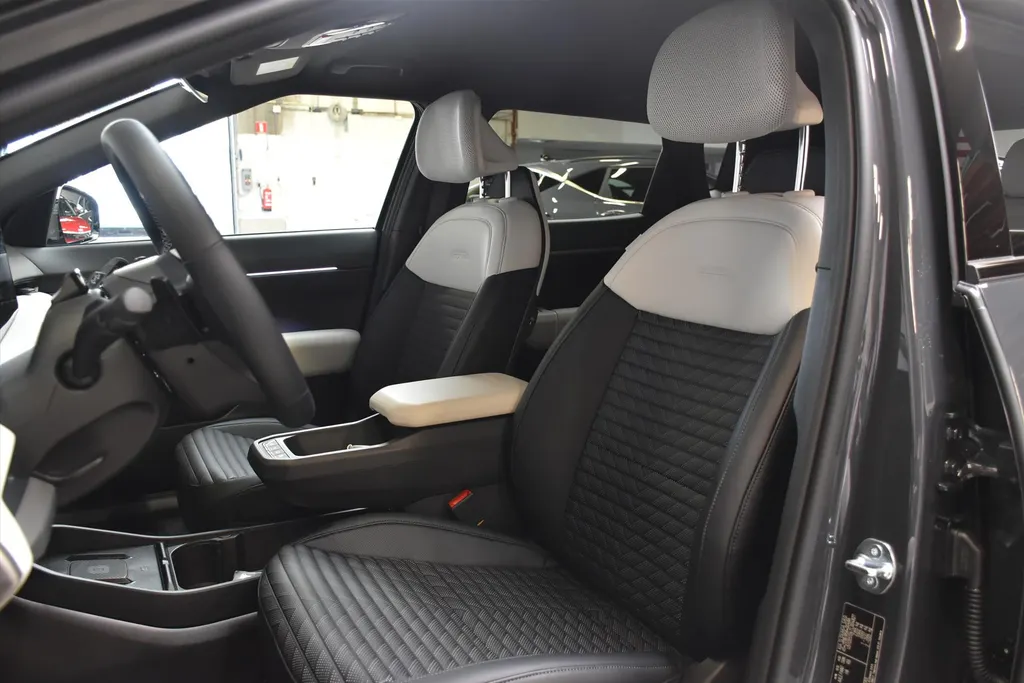 Kia EV4 81,4 kWh 204PK GT-Line Business Edition VOORRAADACTIE DIRECT LEVERBAAR