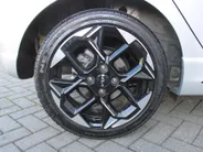 Kia Picanto 1.0 DPI GT-Line | Stuur-/stoelverwarming | Schuifdak | Camera | Dodehoek detectie | Draadloze telefoonlader | Clima | Navi | 16" LM | Cruise |