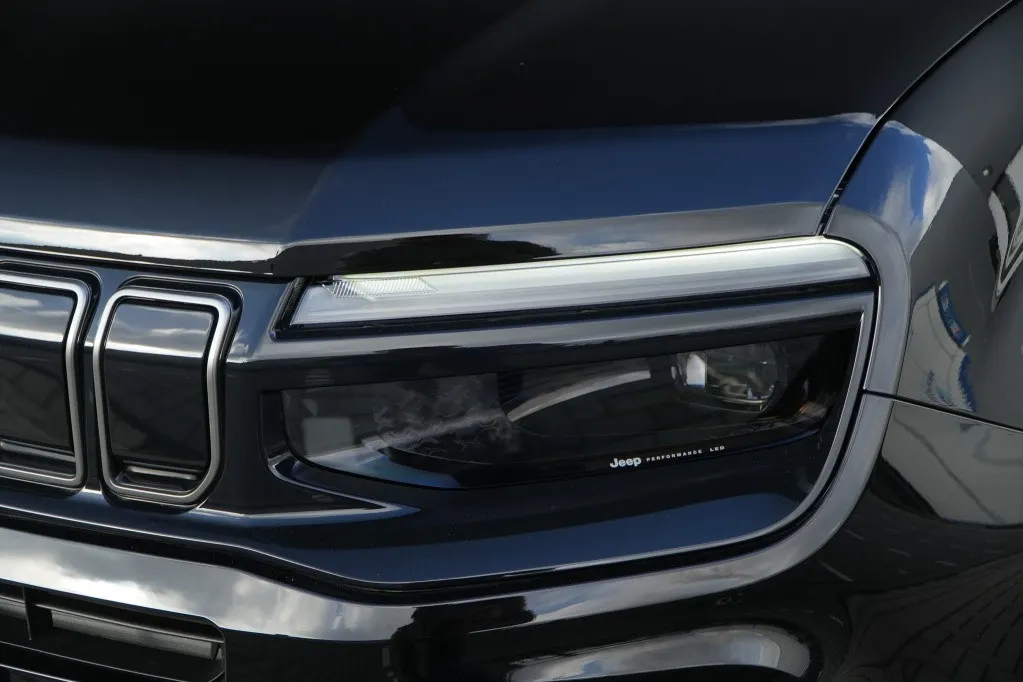 Jeep Avenger 1.2 e-Hybrid Summit | Navi | JBL | Camera | Winter | 18'