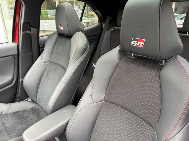 Toyota Yaris Cross 1.5 Hybrid GR Sport | Panoramadak | JBL | Blindspot | HUD