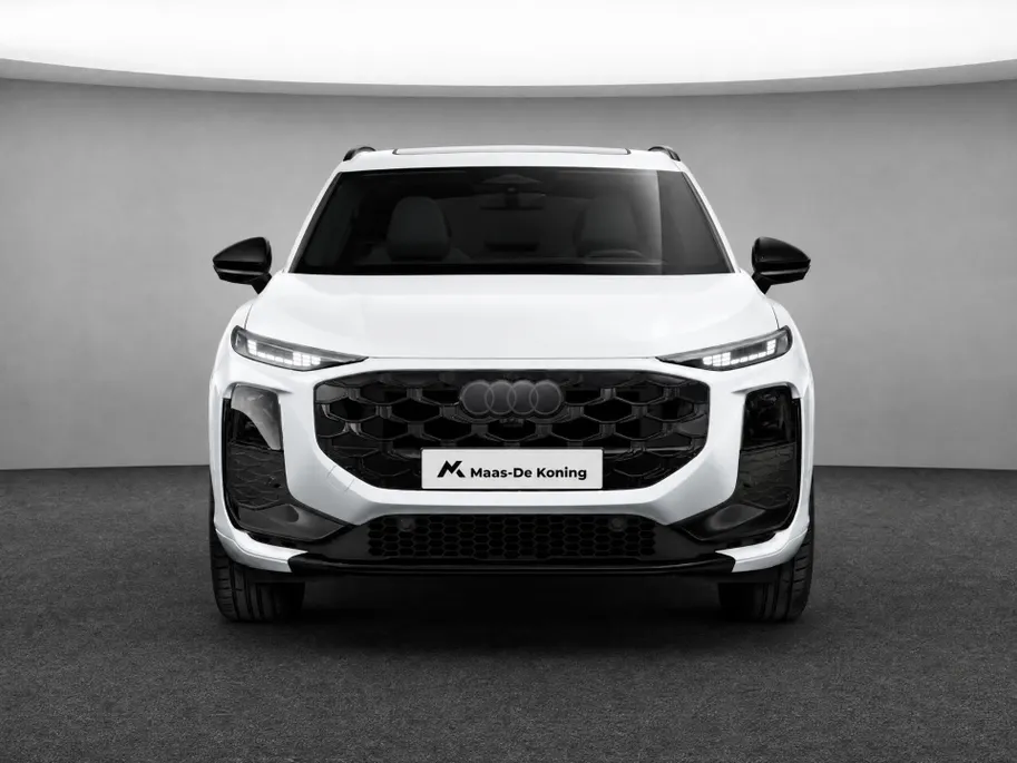 Audi Q3 1.5 200kW e-hybrid S edition 272 PK · Tech pro · Glazen panoramadak · MMI experience pro