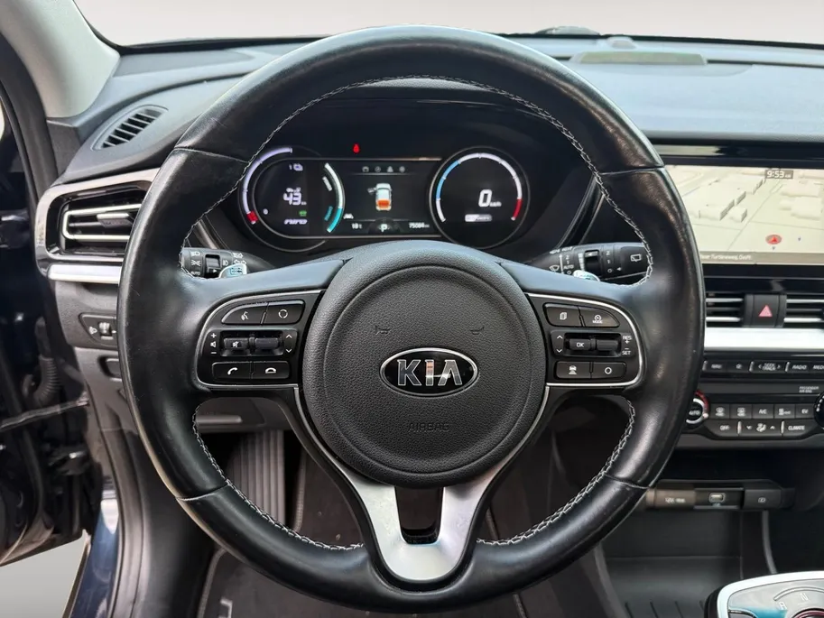 Kia e-Niro DynamicPlusLine 64 kWh | NAVI | CAMERA | SCHUIFDAK | TREKHAAK | CLIMATE & CRUISE CONTROLE | ETC...