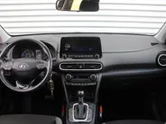 Hyundai Kona 1.6 GDI HEV Comfort | Trekhaak | Camera | 16' LM | Cruise adapt. | Navi | Apple Carplay/Android Auto | Clima | All seasons |