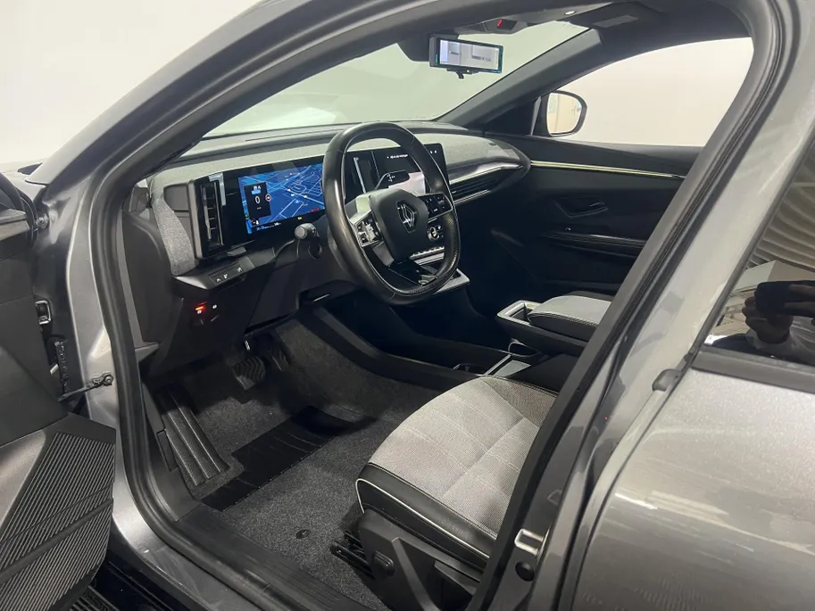 Renault Megane E-Tech 220PK EV60 Optimum Charge Techno Automaat | 360 Camera | Harman Kardon Audio | Binnenspiegel met Camera | Adaptive Cruise Control | Apple CarPlay/Android Auto | Navi | Climate Control |