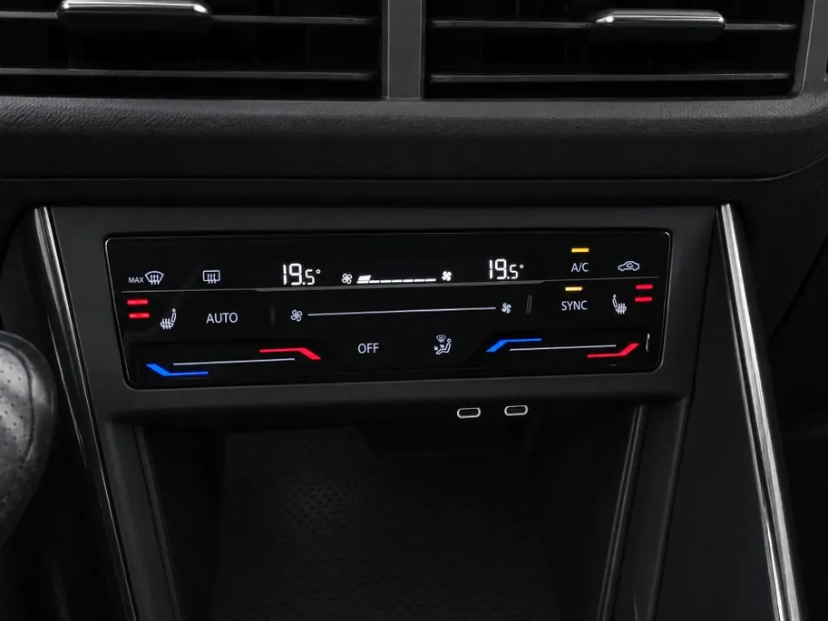Volkswagen Polo 1.0 TSI 110pk DSG Style · Camera · Apple/Android Car Play · Navigatie · P-Sensoren · Stoelverwarming · 17'' Inch ·