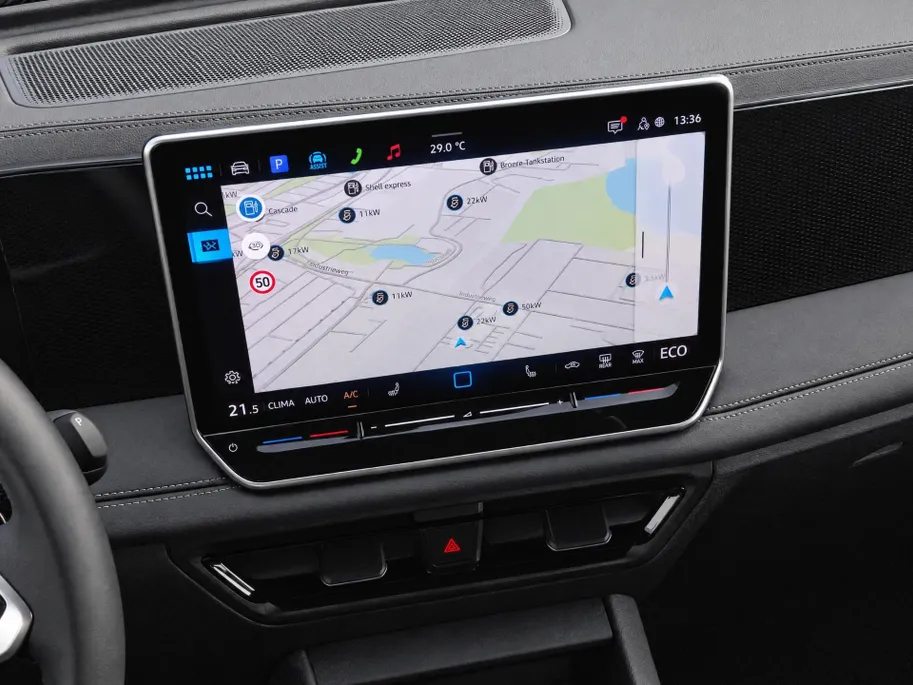 Volkswagen Tiguan 1.5eHybrid 204PK Life Edition · Trekhaak · Navigatie · Camera + parkeersensoren · Garantie t/m 10-02-2031 of 100000km.