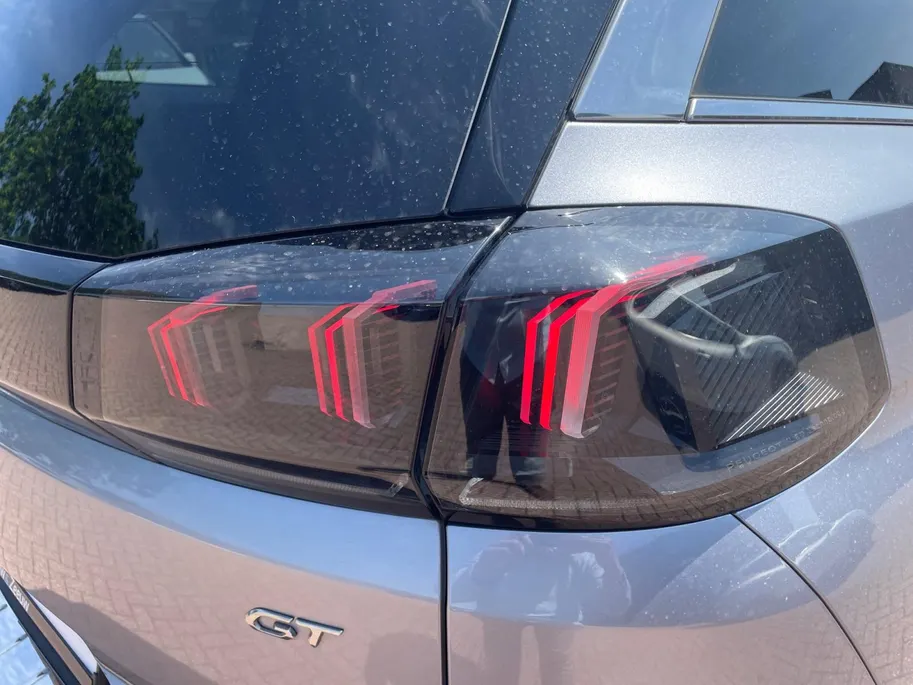 Peugeot 5008 1.2 Hybrid 136 GT *Automaat*Navi+Camera*Climate*Parc Assist*7 Stoelen*RIJK UITGERUST!