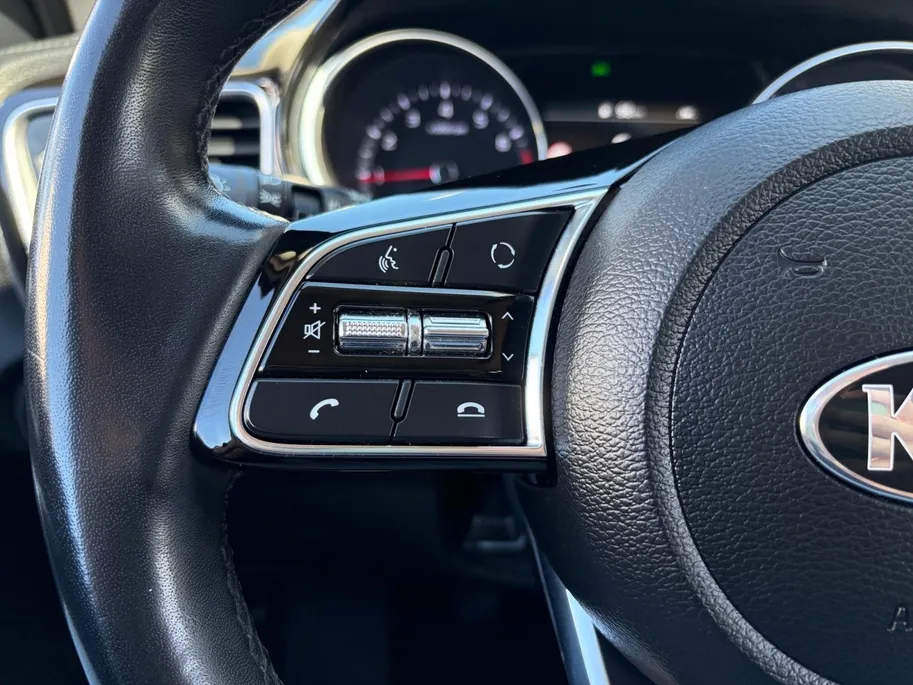 Kia XCeed 1.0 T-GDi DynamicPlusLine | Stoel- en stuurverwarming | Keyless entry/start | Achteruitrijcamera | Parkeersensoren achter | Apple/Android Carplay | Cruise control | Climate control | Navi