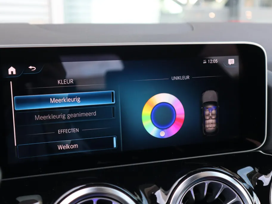 Mercedes-Benz GLA 200 Business Solution AMG l Trekhaak l Panoramadak l Stoelverwarming