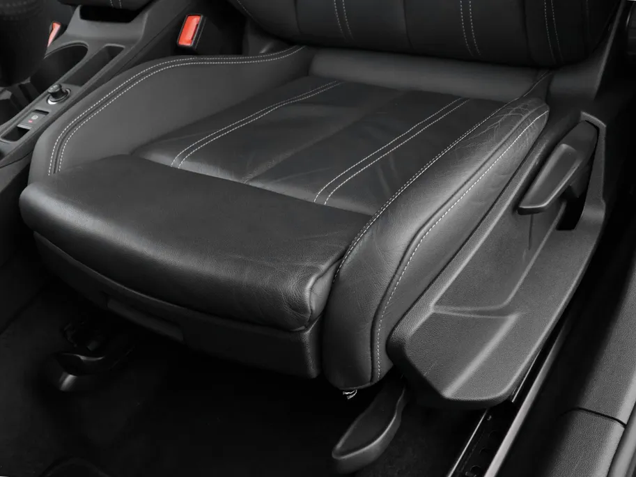 Audi A3 Sportback 40 TFSIe 204pk S-tronic S Edition · Panoramadak · Apple/Android Car Play · Lederen Bekleding · Cruise Control · Navigatie · Stoelverwarming · P-Sensoren · 17'' Inch ·