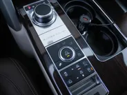 Land Rover Range Rover 4.4 SDV8 Autobiography | Uniek 4.4 V8 | Nieuwstaat | Elek. trekhaak | Luchtvering | Stuur-/voorruit-/stoelverwarming + ventilatie | Massage-/geheugenstoelen | Leer | Schuifdak | 360 Camera | 21' LM |