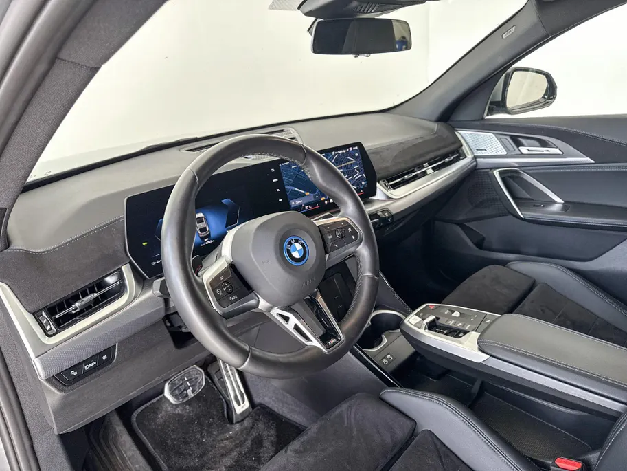 BMW iX2 eDrive20 67 kWh