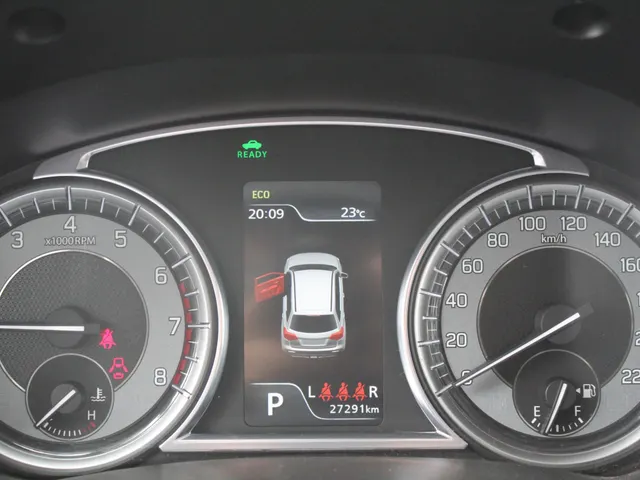 Suzuki Vitara 1.5 Hybrid Style Automaat | Navi | Adap. Cruise | Schuifdak | Camera | Lm-Velgen