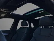 Audi Q5 50TFSIe 220KW/299PK S-edition · Panoramadak · Camera + parkeersensoren · Trekhaak ·