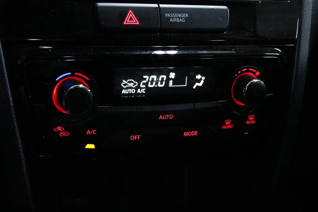 Suzuki Vitara 1.5 Hybrid Style Automaat / Trekhaak afneembaar / Camera / Navigatie / Keyless / Led verlichting /