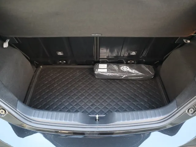 Toyota Aygo X 1.0 CVT Pulse Bi-tone Automaat | AllSeasons | Stoelverwarming