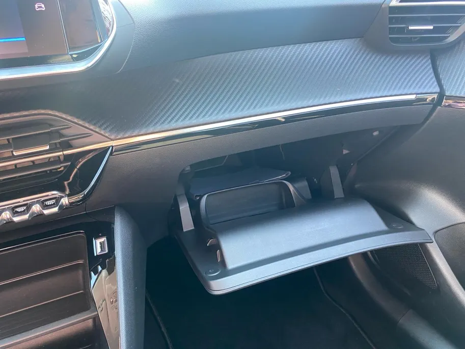Peugeot 208 1.2 PureTech Active NL auto | navigatie | Apple CarPlay / Android-Auto | cruise control | etc.