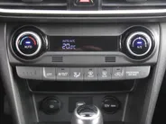 Hyundai Kona 1.6 GDI HEV Comfort | Trekhaak | Camera | 16' LM | Cruise adapt. | Navi | Apple Carplay/Android Auto | Clima | All seasons |