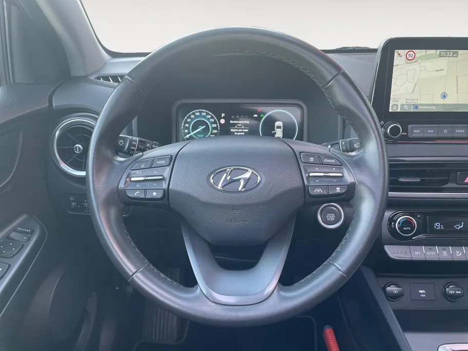 Hyundai Kona 1.6 GDI HEV Fashion Sky | Navigatie| Lichtmetalen velgen| Parkeersensoren| Schuif- kanteldak| Climate Controle| Adaptieve Cruise Controle| Dode hoeksensor|
