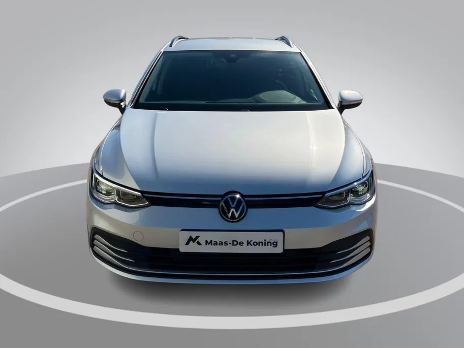 Volkswagen Golf Variant 1.0eTSI/110PK Life DSG · Navigatie · Camera + Parkeersensoren · Apple/Android Car Play · Stoelverwarming · Elektrische stoelverstelling ·