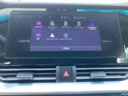 Kia e-Niro DynamicLine 64 kWh | Climate control | Navigatie | 17 inch LM-velgen | Keyless | AppleCarPlay-Android Auto | Parkeercamera | SOH 99.3% |