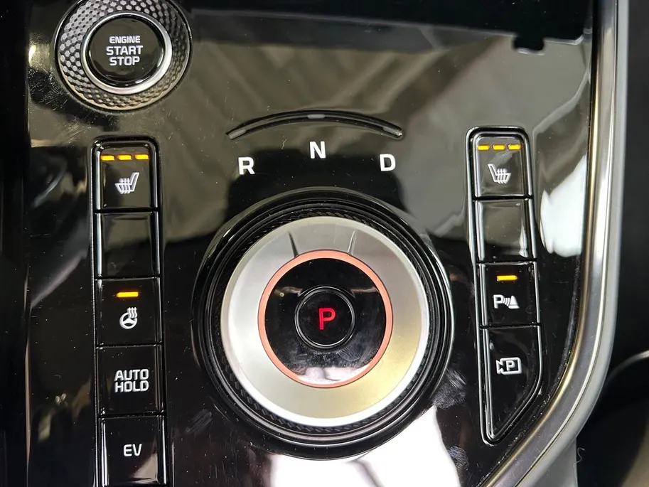 Kia Niro 1.6 GDi PHEV DynamicPlusLine | Apple Carplay / Android Auto | Navigatiesysteem | Stoel  + Stuurverwarming | Elektrisch Schuif / Kanteldak | Licht + Regensensor | Parkeersensoren Voor + Achter | ParkeerCamera  Achter | Elektrisch Bedienbare Achterklep | 18