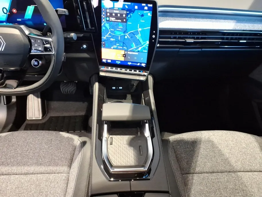 Renault Espace E-Tech full hybrid 200 techno 5p. | Direct Leverbaar | €3500,- korting| Gratis 5 jaar garantie tot 100.000km  op = op | Navigatie | LMV | Camera | ACC | Carplay |
