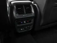 Volkswagen Tiguan 1.4 TSI eHybrid 245pk DSG Life Business · Camera · Inklap. Trekhaak · Stuur- & Stoelverwarming · Parkeerassistent · Apple/Android Car Play ·