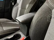 Renault Captur 90PK TCe Techno | Pack Winter | Navi | Climate Control | Camera | Parkeersensoren | Apple CarPlay/Android Auto | Lichtmetalen Velgen | Full LED | Armsteun | Digital Cockpit |