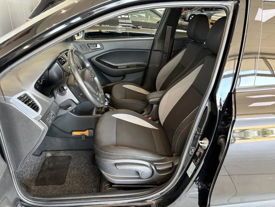 Hyundai i20 1.0 T-GDI Black Edition Navigatie