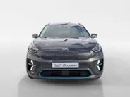 Kia e-Niro DynamicPlusLine 64 kWh | *1E EIGENAAR | FABRIEKSGARANTIE | SCHUIF- KANTELDAK | APPLE CARPLAY/ ANDROID AUTO | NAVI | CAMERA | STUUR/ STOELVERWARMING | STOF/ LEDER | ETC…