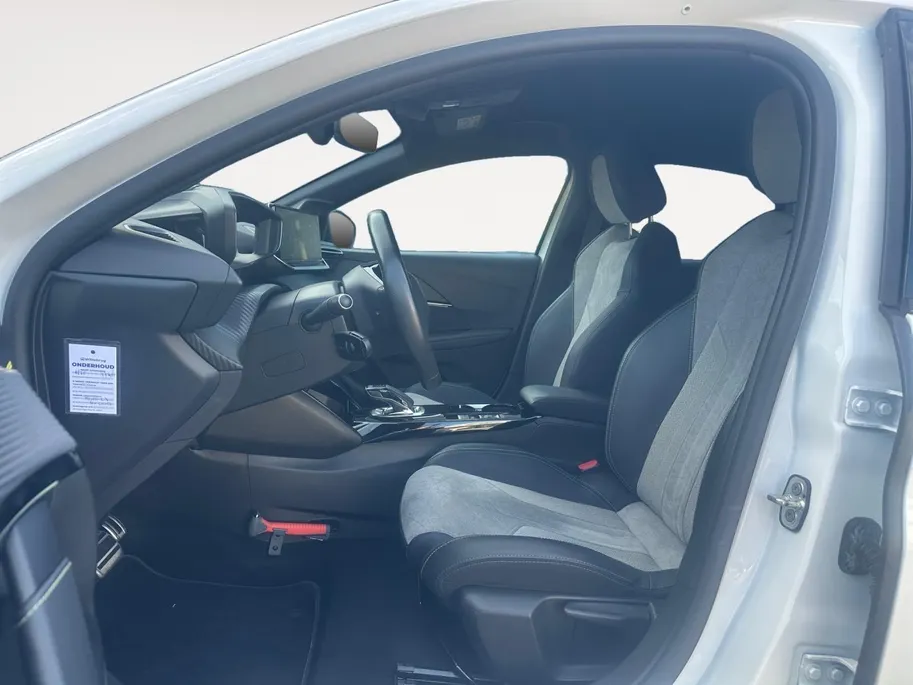 Peugeot e-208 EV GT 350 50 kWh | SOH 91% | CAMERA | LED | SPORTSTOELEN | SFEER VERLICHTING |