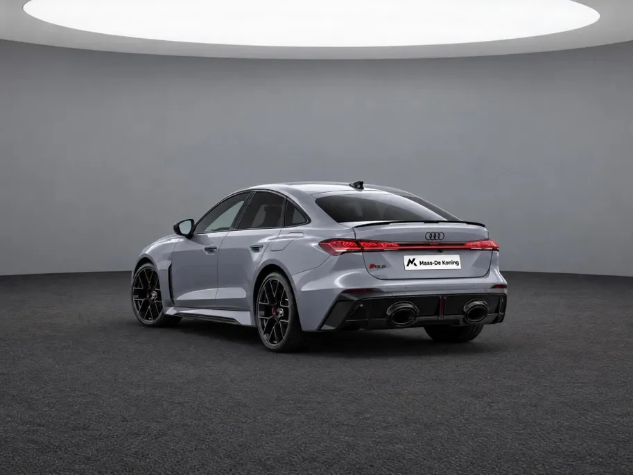 Audi RS5 Limousine e-hybrid quattro 639 PK · Audi Exclusive Nardogrijs · Audi Sportpakket · Keramisch  · Optiekpakket Carbon