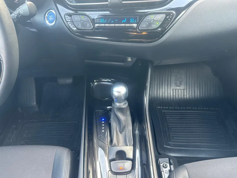 Toyota C-HR 1.8 Hybrid Dynamic | Climate | Adap cruise | LM Velgen 18'| Apple CP / Android auto |
