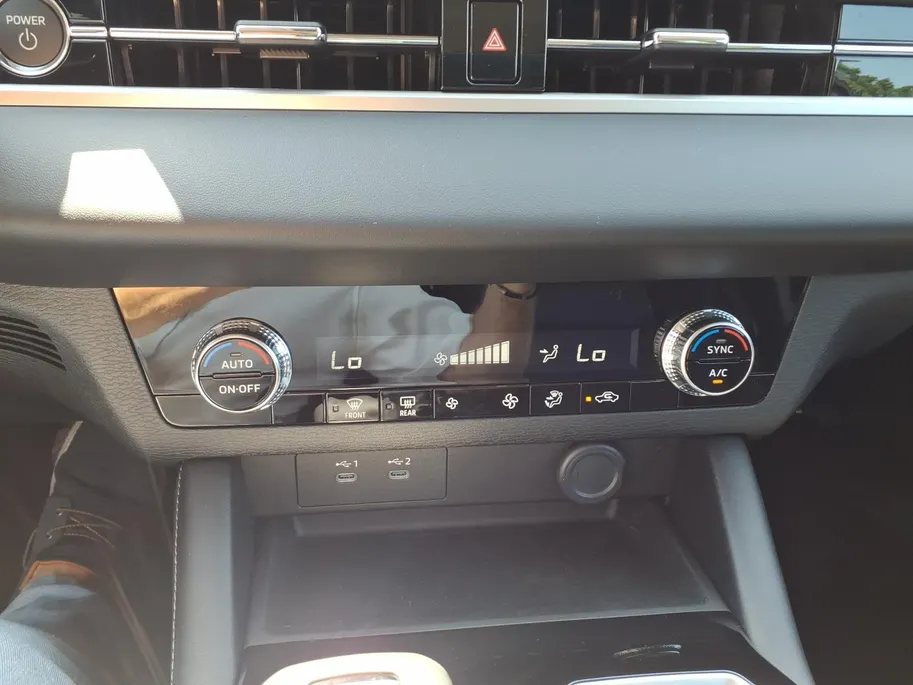 Mitsubishi Outlander 2.4 PHEV Pure | Showroomvoorraad model met 5.000 euro korting bij levering voor 30-6-2026  |Navigatie | Airco/ECC | L.M.Velgen | 8 jaar garantie