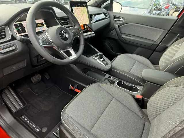 Mitsubishi Grandis 1.8 HEV First Edt.