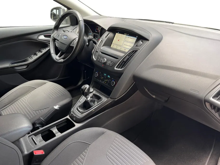 Ford Focus 1.0 First Edition *Navi+Camera*Parkeersensoren*Climate Control*Cruise Control*LM Velgen*Nette auto!