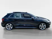 Audi A3 Sportback 35 TFSi m-Hybrid S-Tronic aut. S Edition | 3X S Line | Panodak | SONOS Sound | Camera | Stoelverwarming | Wireless Carplay | Adaptief Cruise Control | Etc.