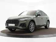Audi Q5 Sportback 50 TFSIe 299pk S edition Competition · Camera · Inklap. Trekhaak · Matrix LED · Dodehoeksensor · Stuur- & Stoelverwarming · Elektrische stoelverstelling · Apple/Android Car Play · Garantie t/m 24-06-2030 of 100.000km
