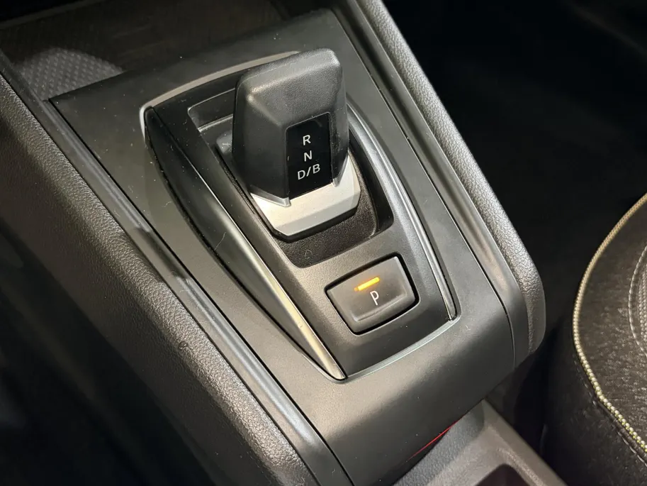 Renault Captur 160PK E-Tech Full Hybrid Techno Automaat | Camera | Parkeersensoren | Adaptive Cruise Control | Climate Control | Apple CarPlay/Android Auto | Full LED | Licht & Regen Sensor | Lichtmetalen Velgen |